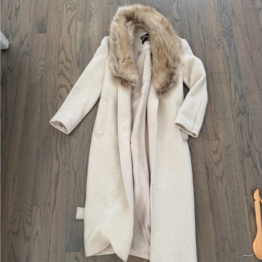 Zara Cream Coat with Faux Fur Collar